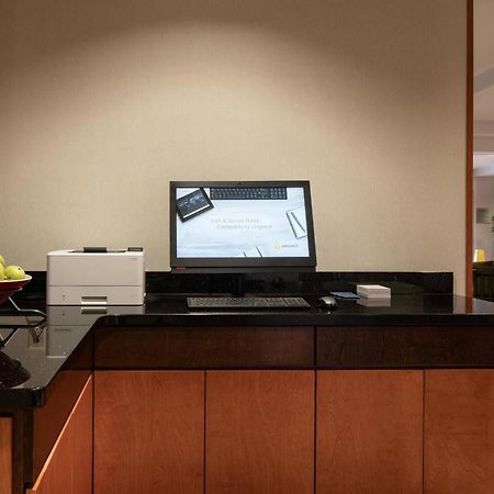Fairfield Inn & Suites Реддинг Экстерьер фото