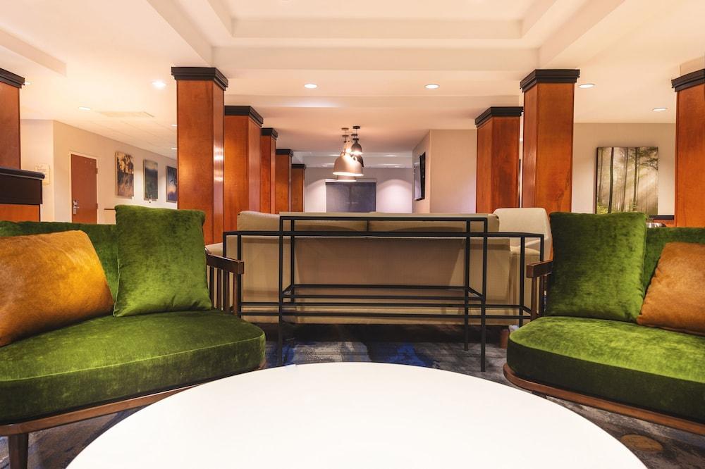 Fairfield Inn & Suites Реддинг Экстерьер фото