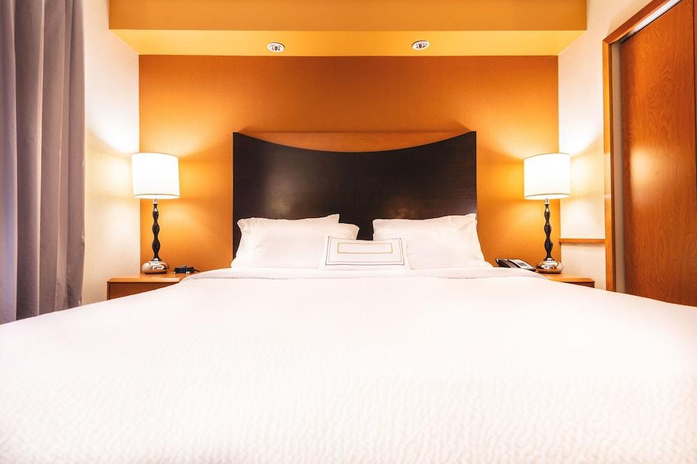 Fairfield Inn & Suites Реддинг Экстерьер фото