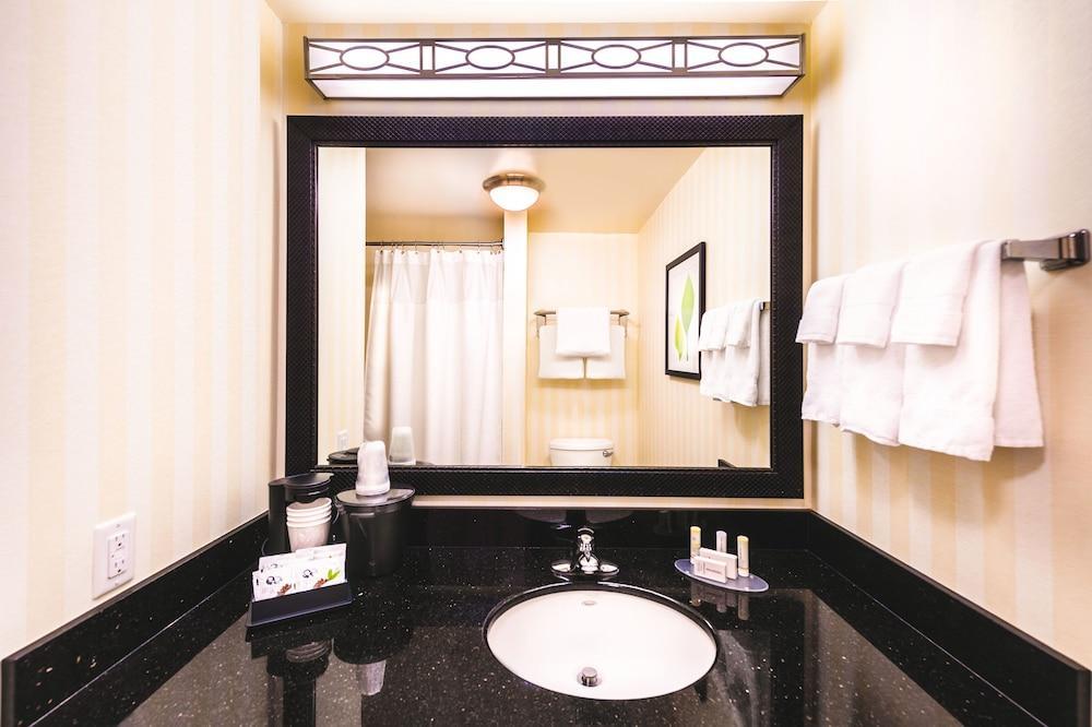 Fairfield Inn & Suites Реддинг Экстерьер фото