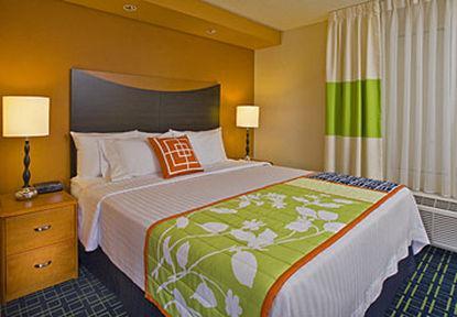 Fairfield Inn & Suites Реддинг Номер фото