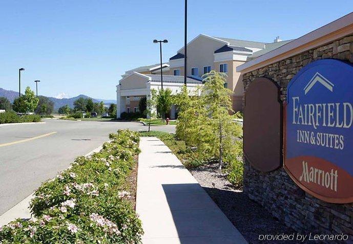 Fairfield Inn & Suites Реддинг Экстерьер фото