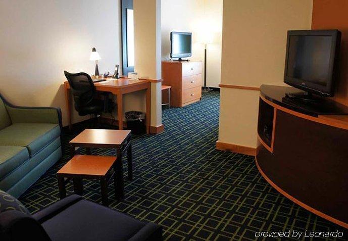 Fairfield Inn & Suites Реддинг Экстерьер фото