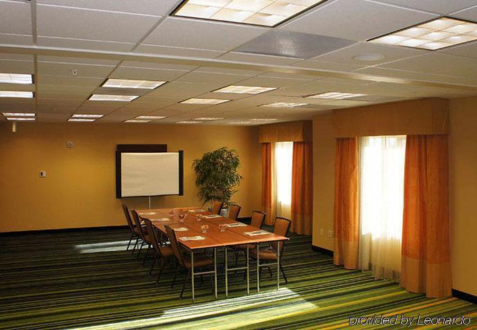 Fairfield Inn & Suites Реддинг Экстерьер фото