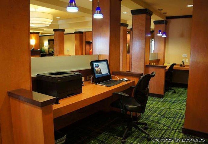Fairfield Inn & Suites Реддинг Экстерьер фото